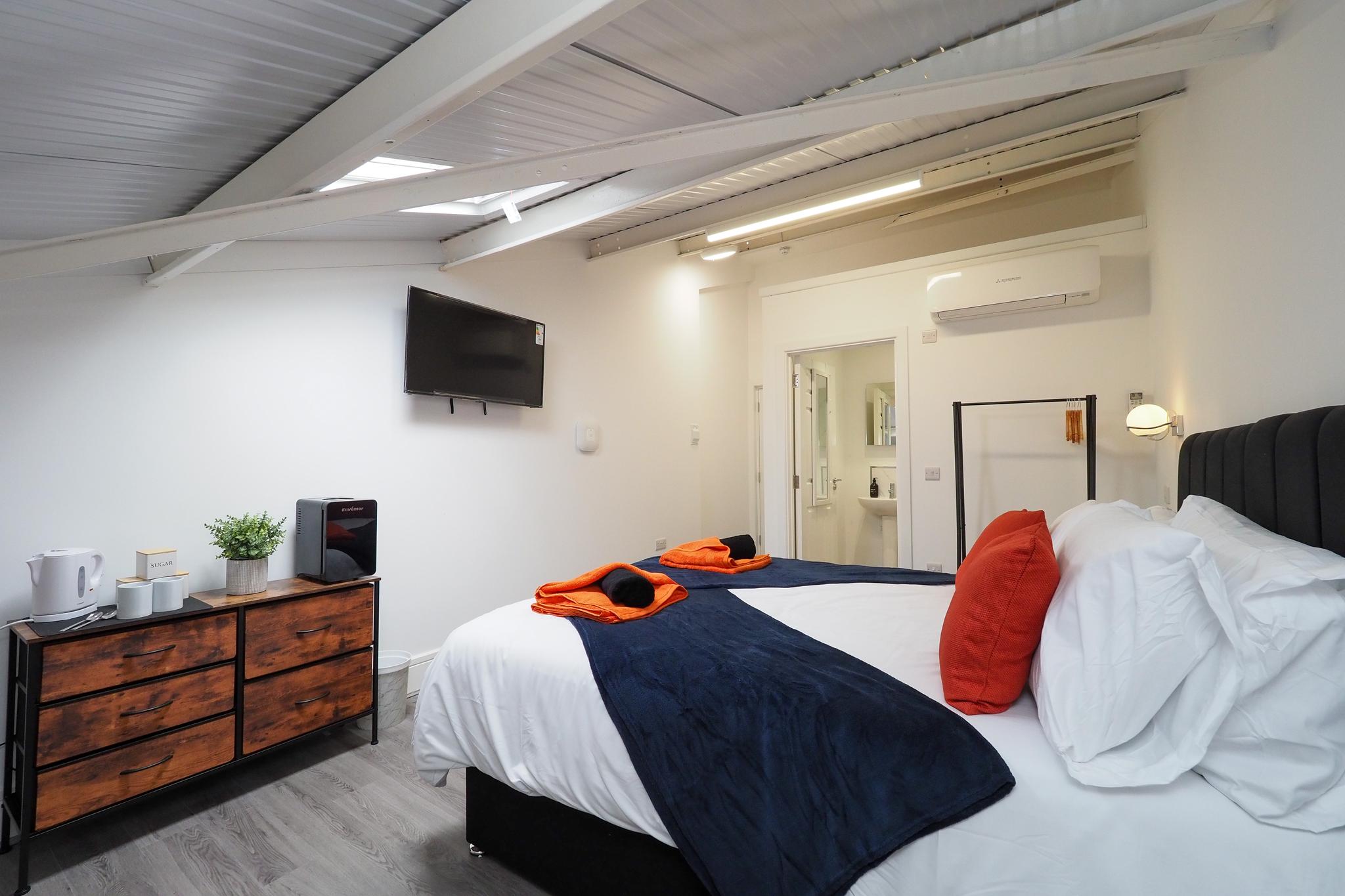 Private & Peaceful Double En-suite Room Stapleford6